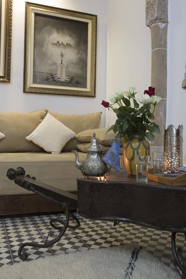 Emotion Riad 3*