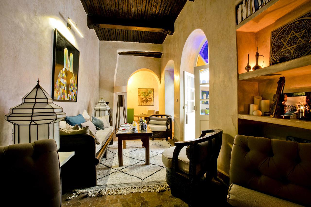 Emotion Riad 3*
